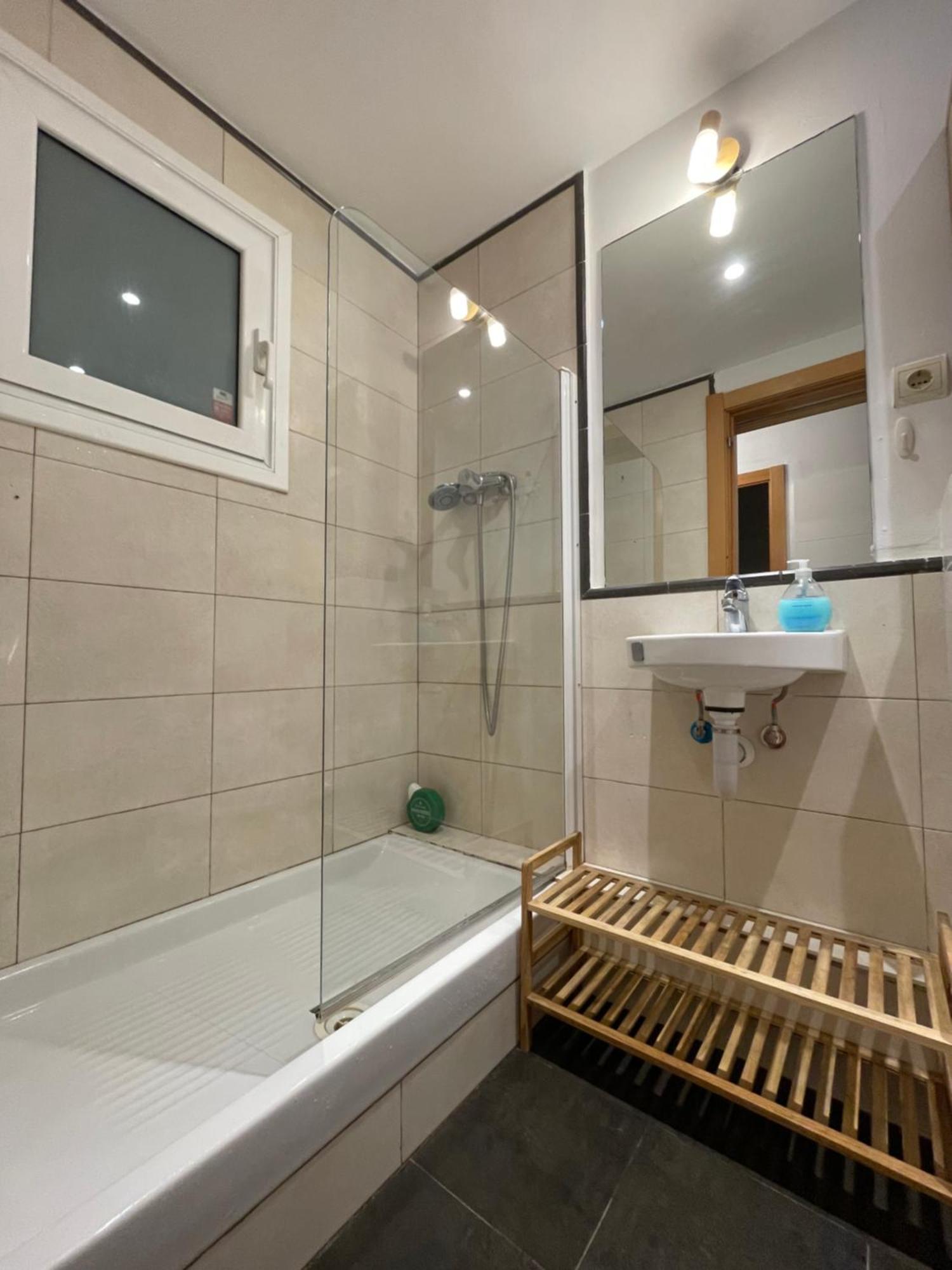 Ferienwohnung Apartamento Tranquilo Y Del Barrio Barcelona Exterior foto